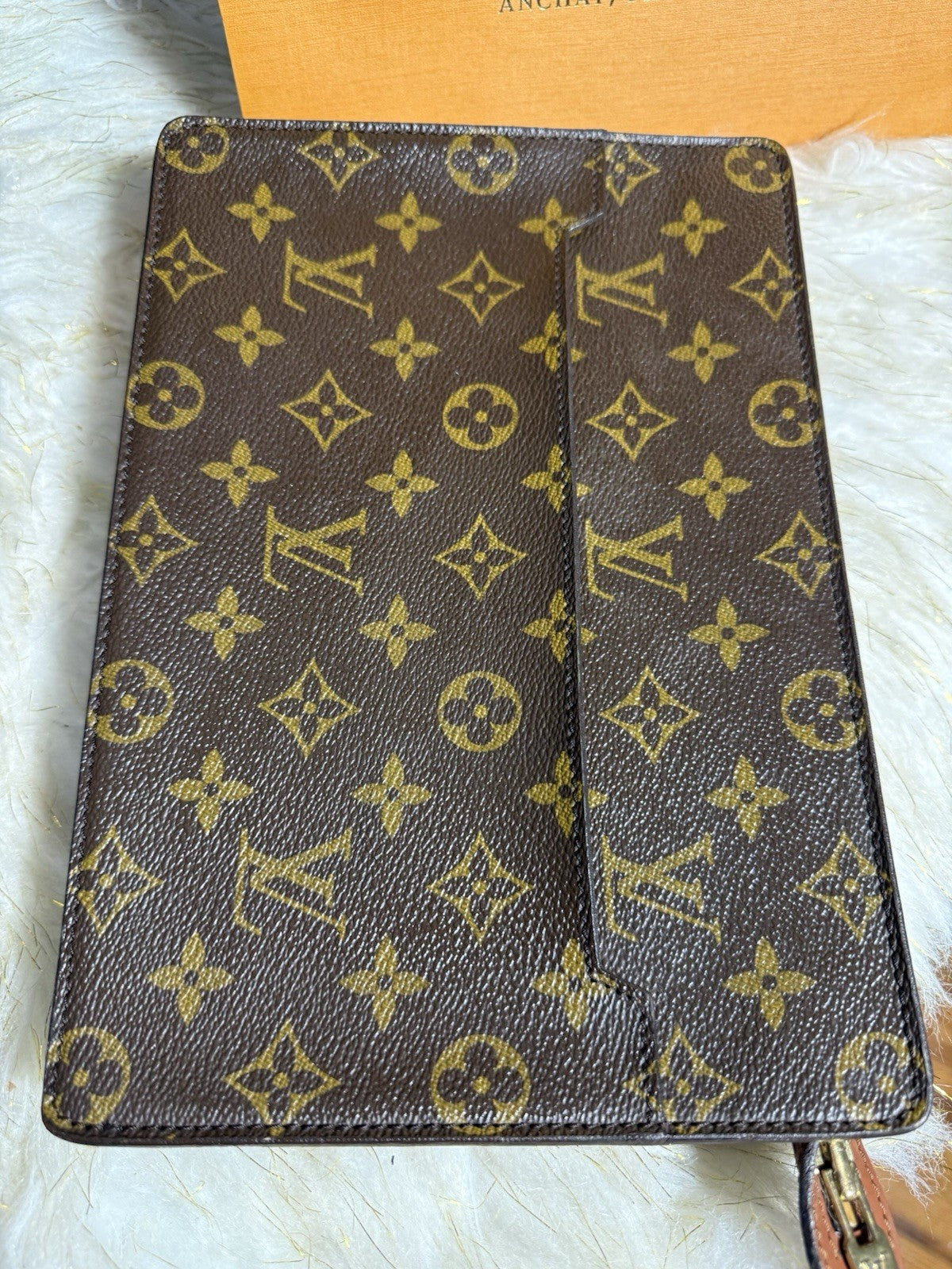 8989589