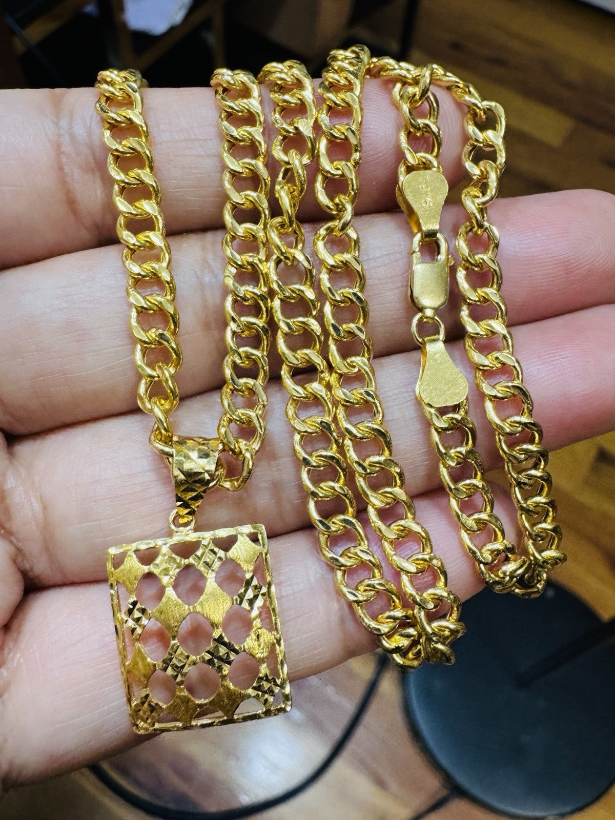 8060257