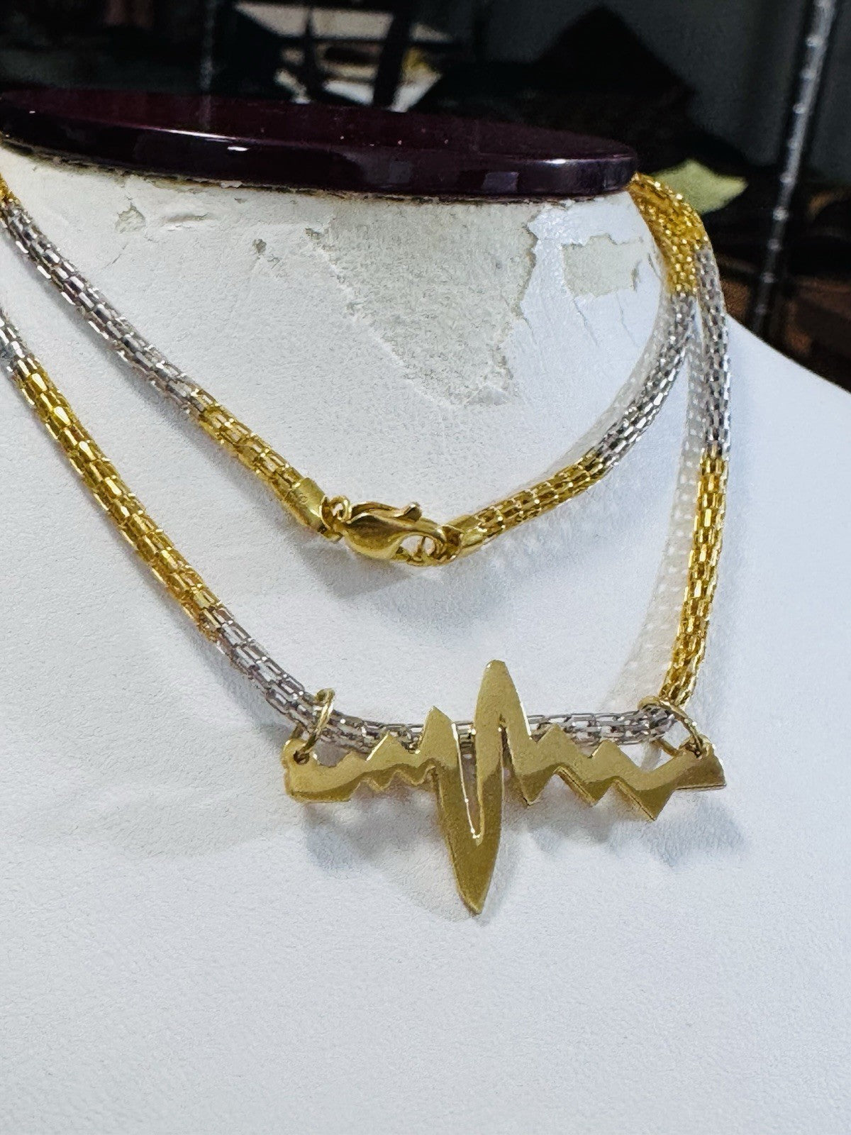 8990551