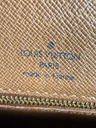 8989549