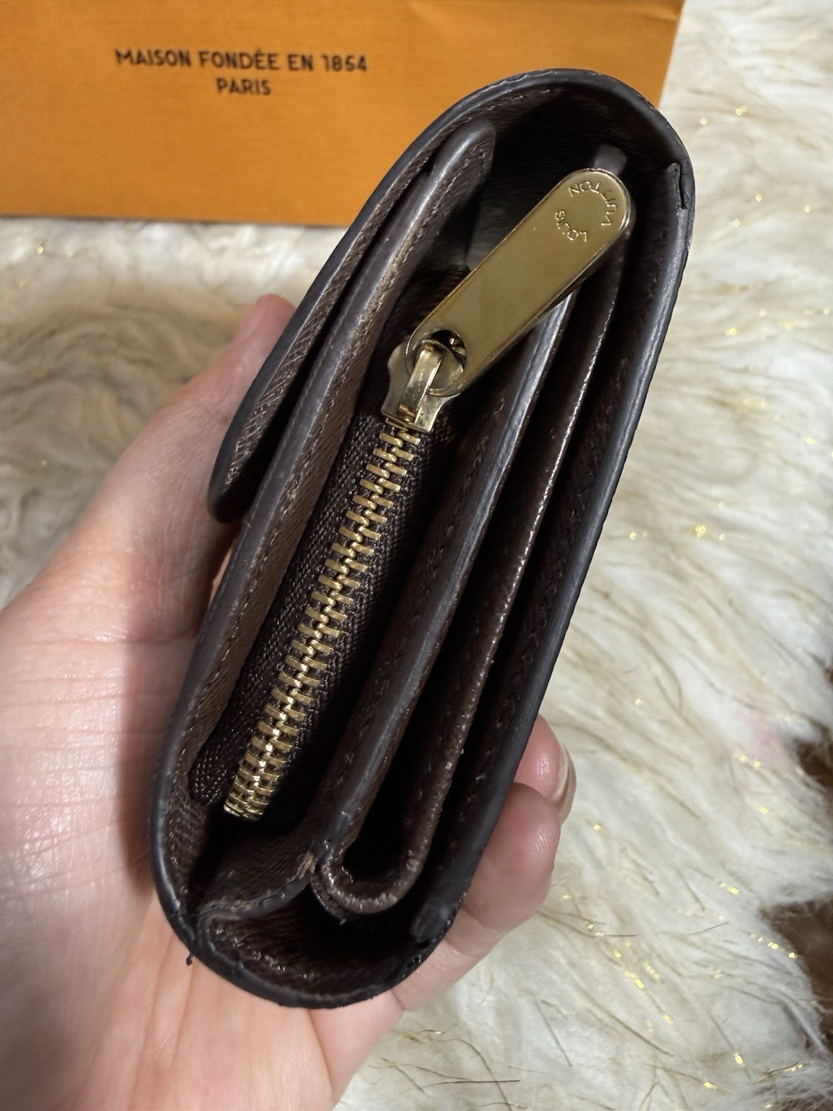 8989625
