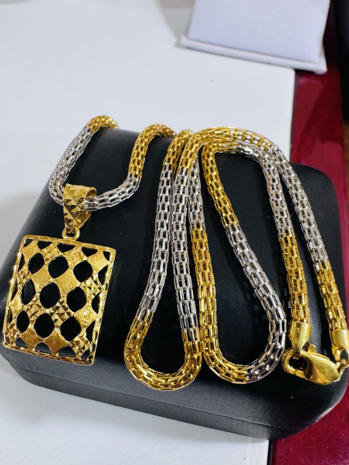 8990729
