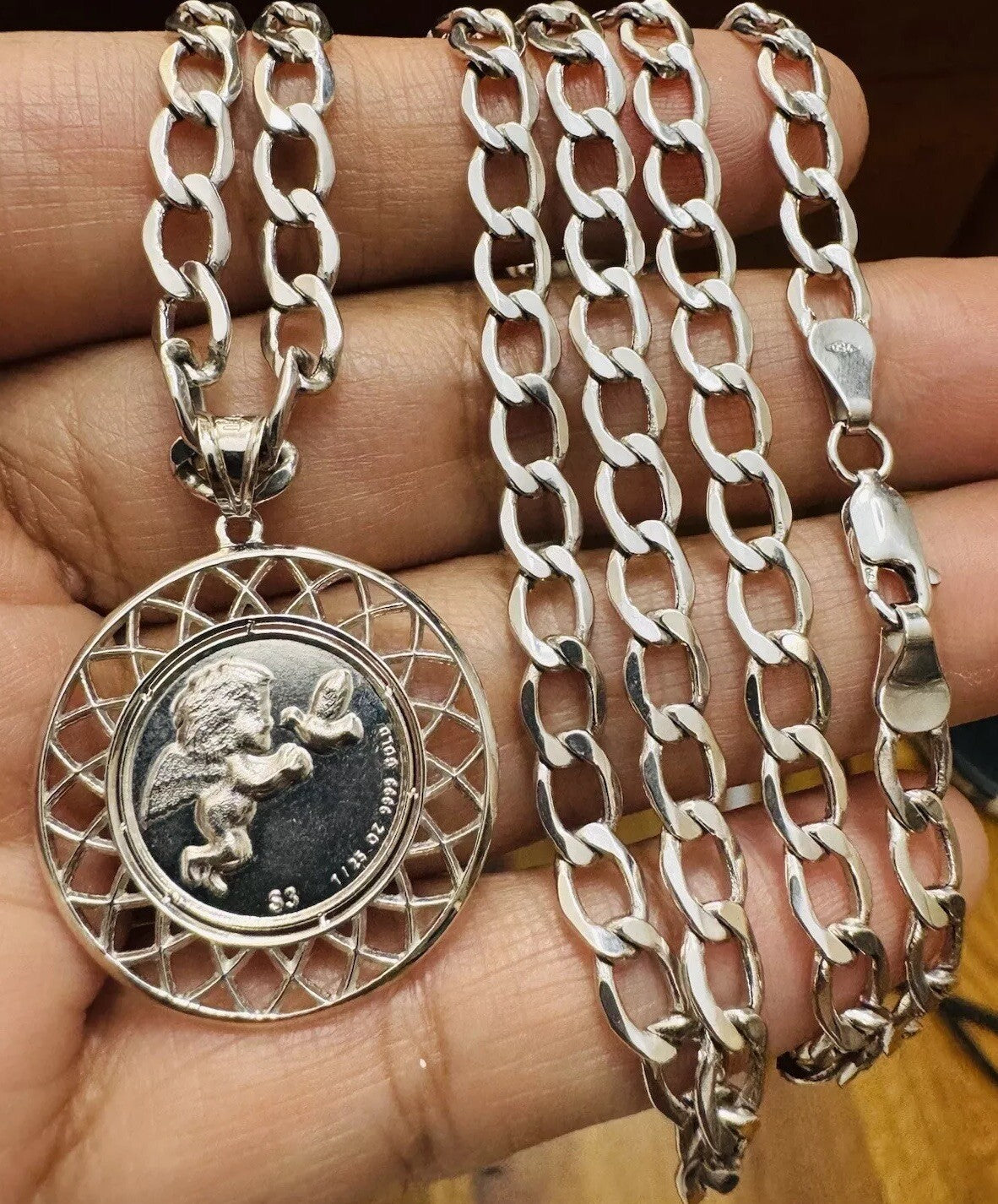 7070978