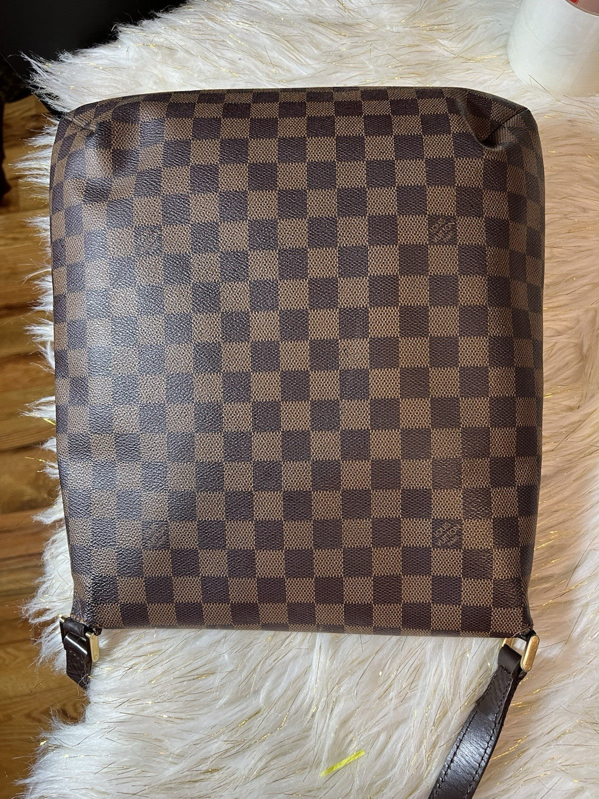 8989553