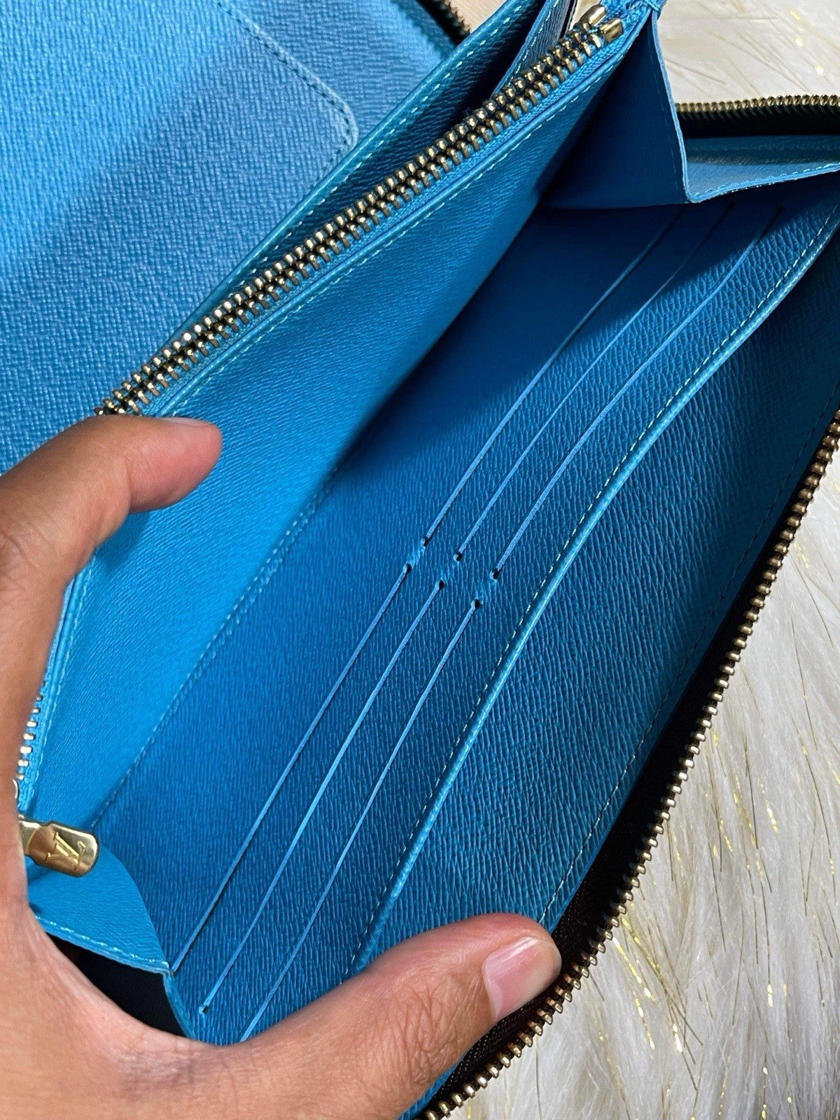 8989661