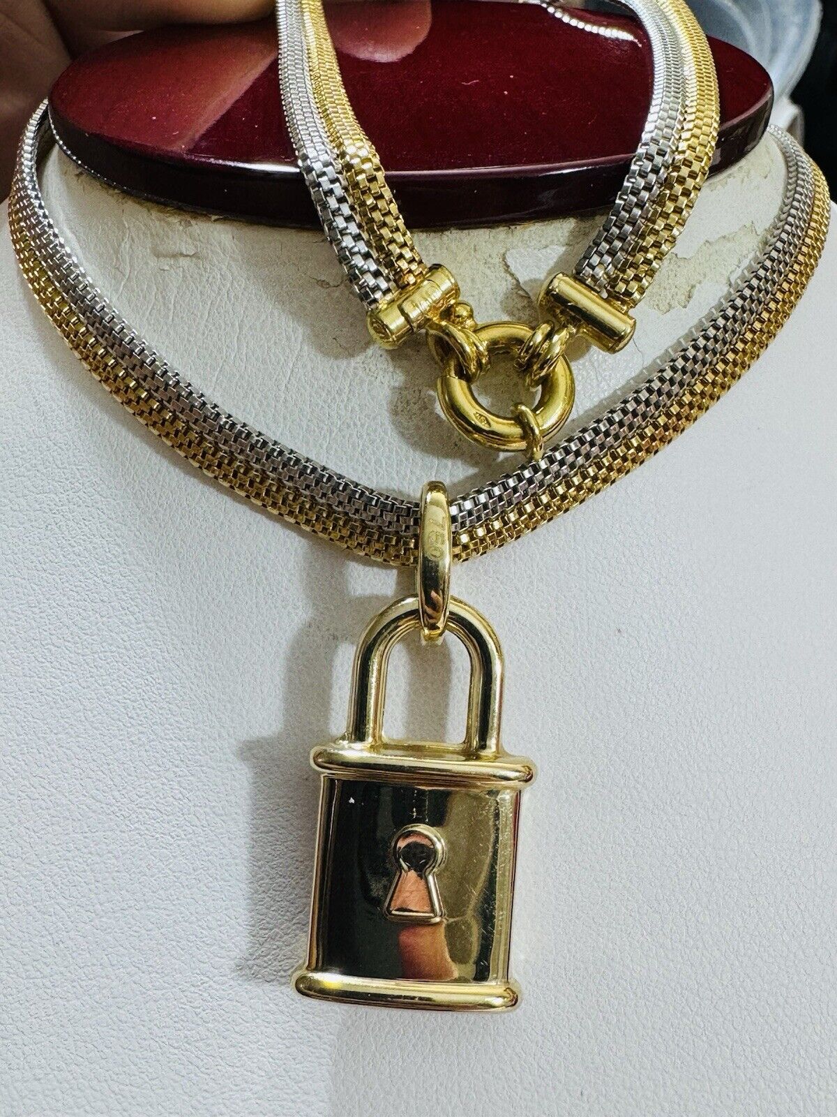 7981546