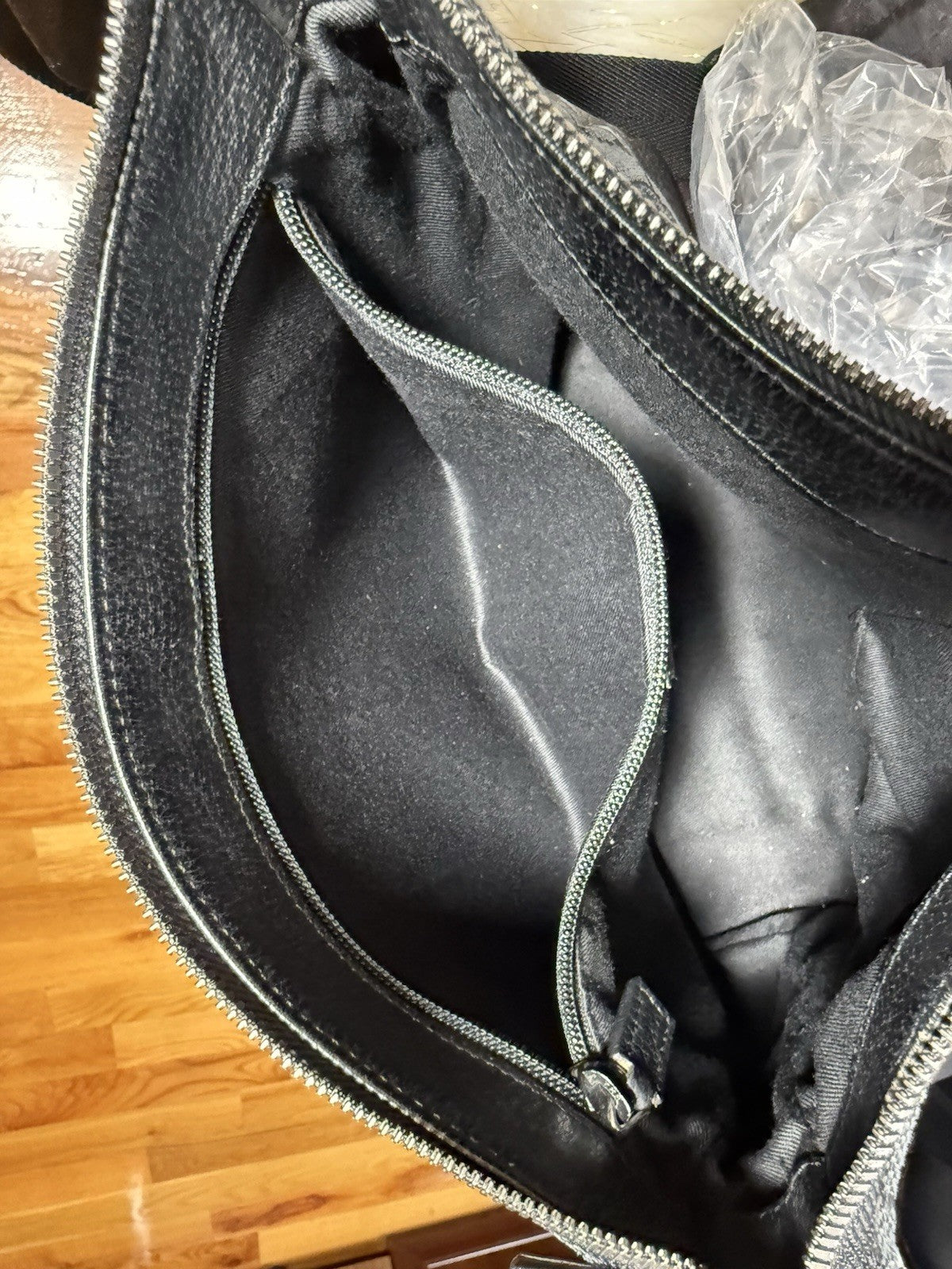 8989562