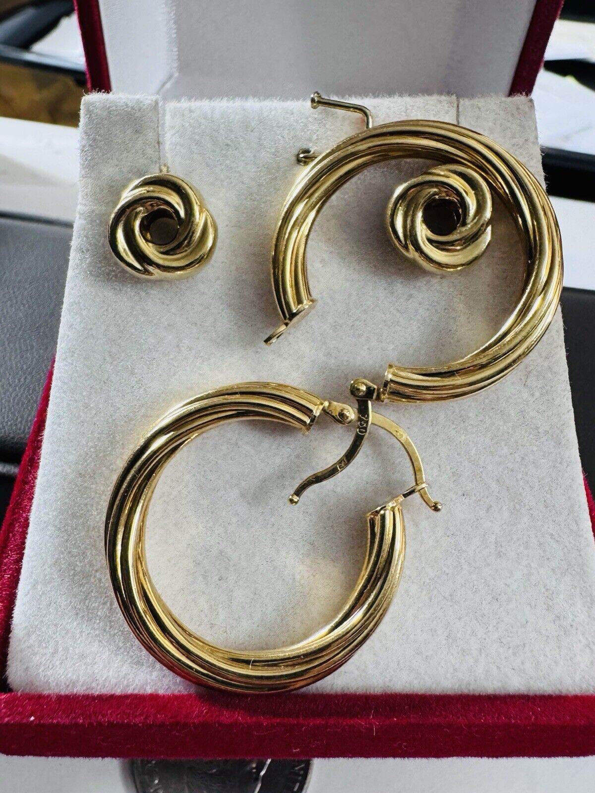 4896772