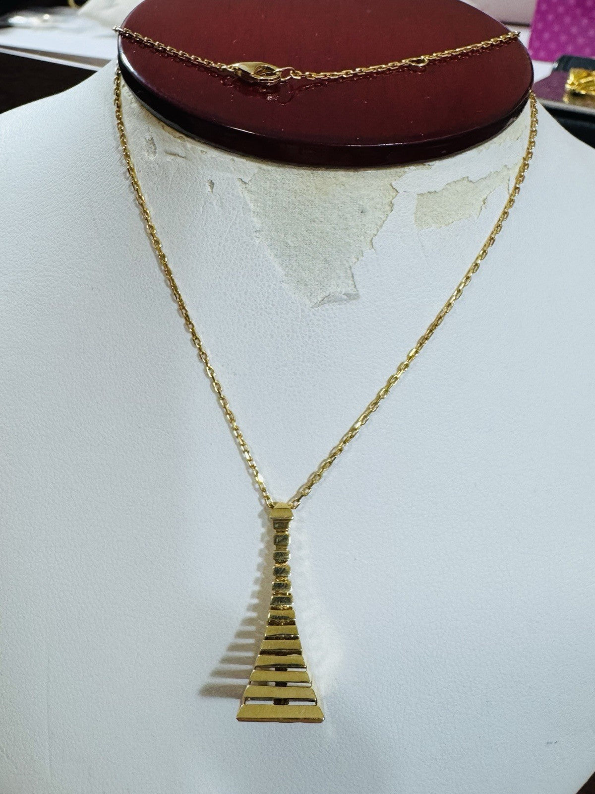 8990573