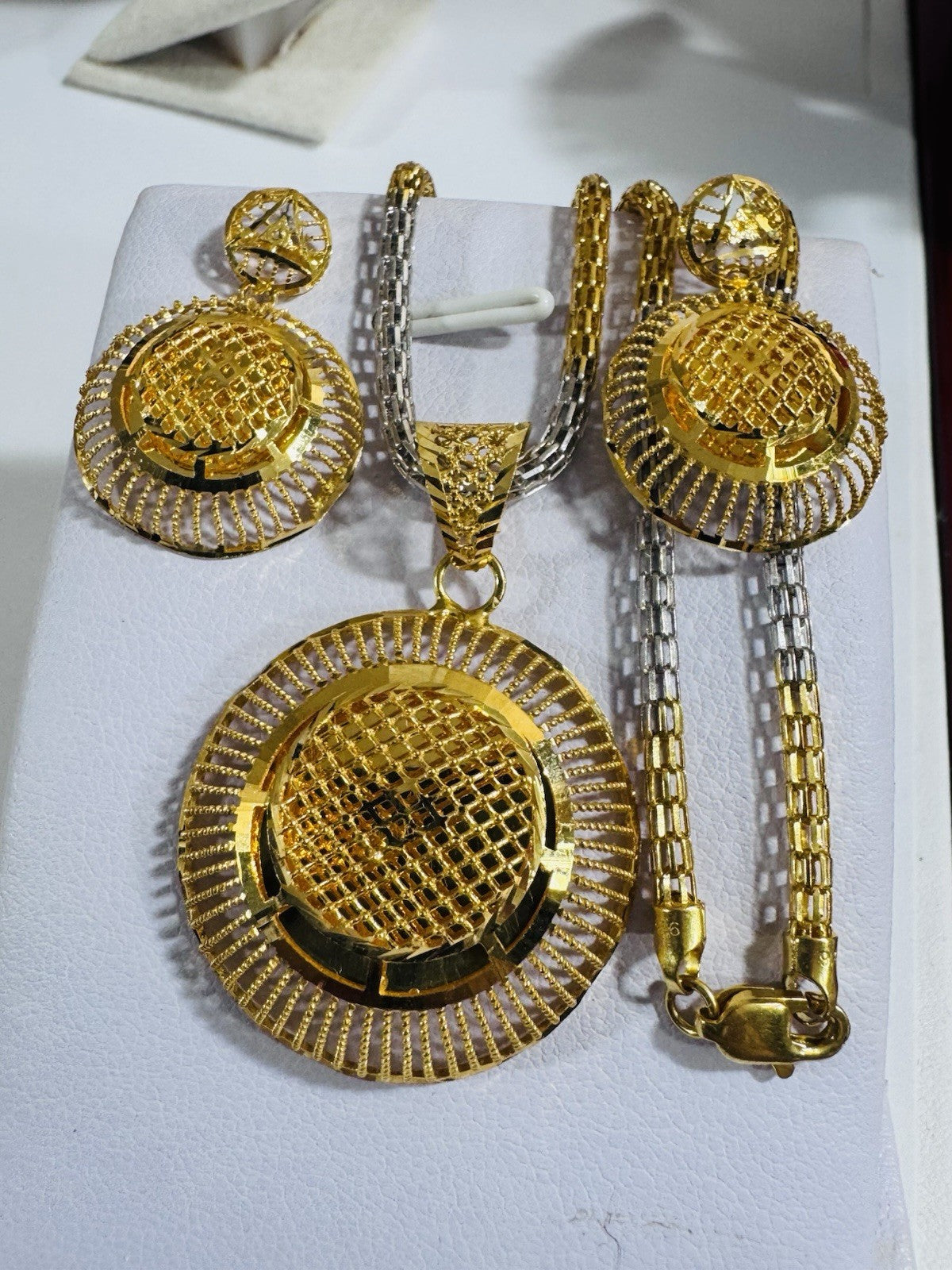 8769923