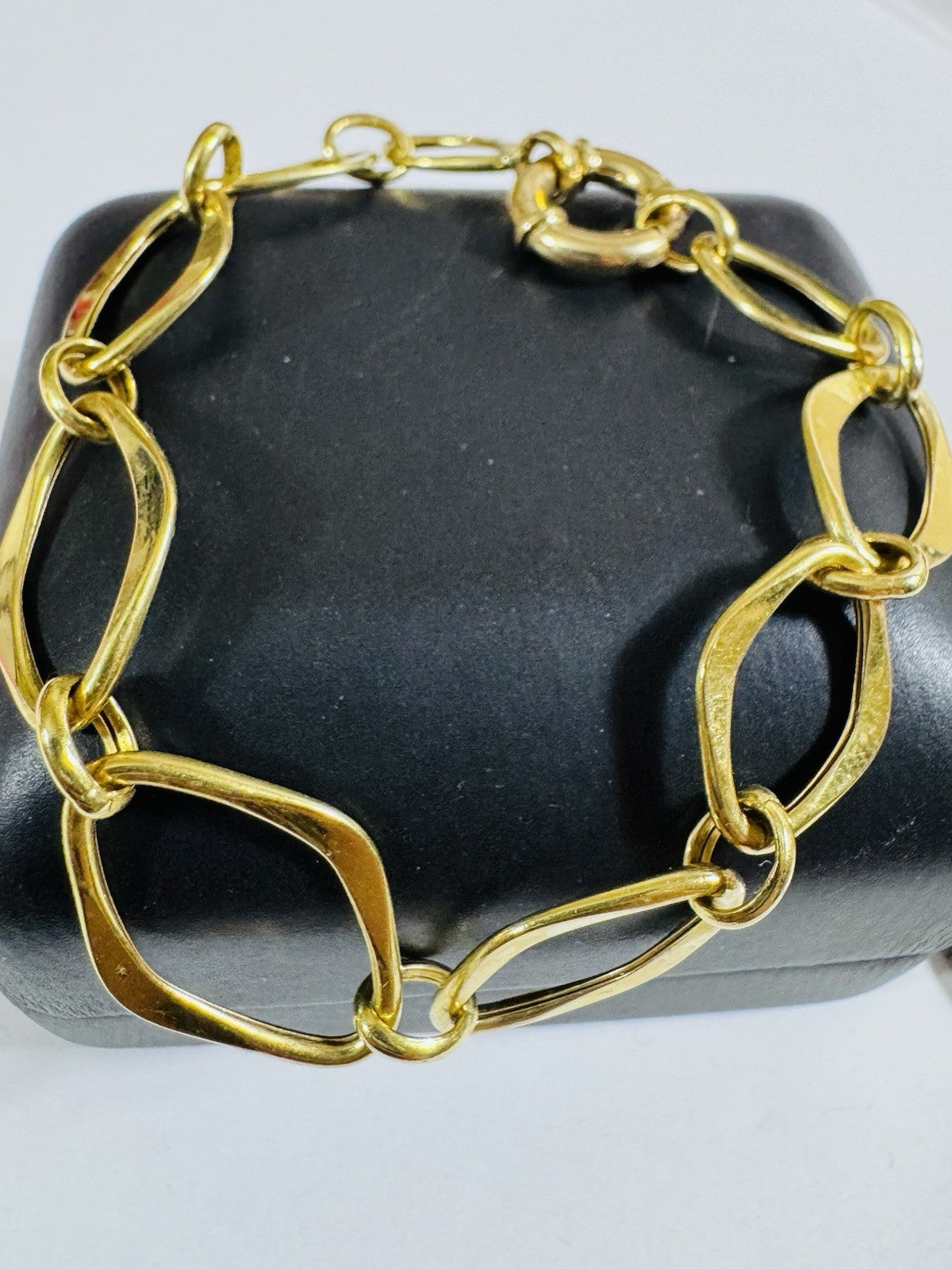 8989282