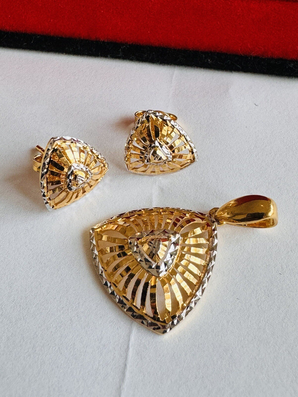 8065583