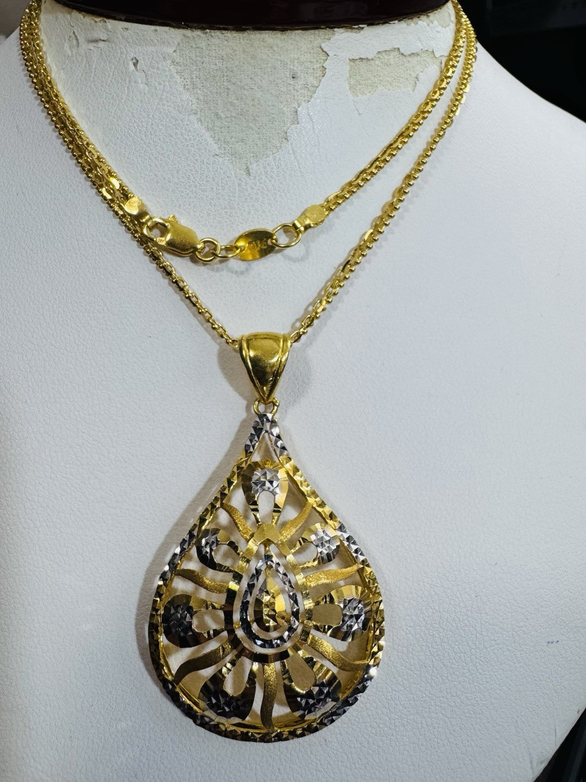 8990664