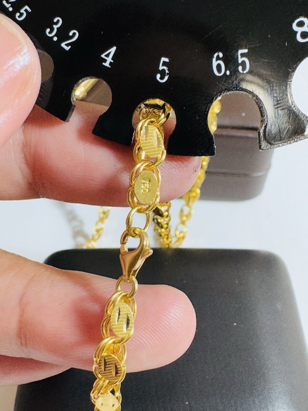 5562094