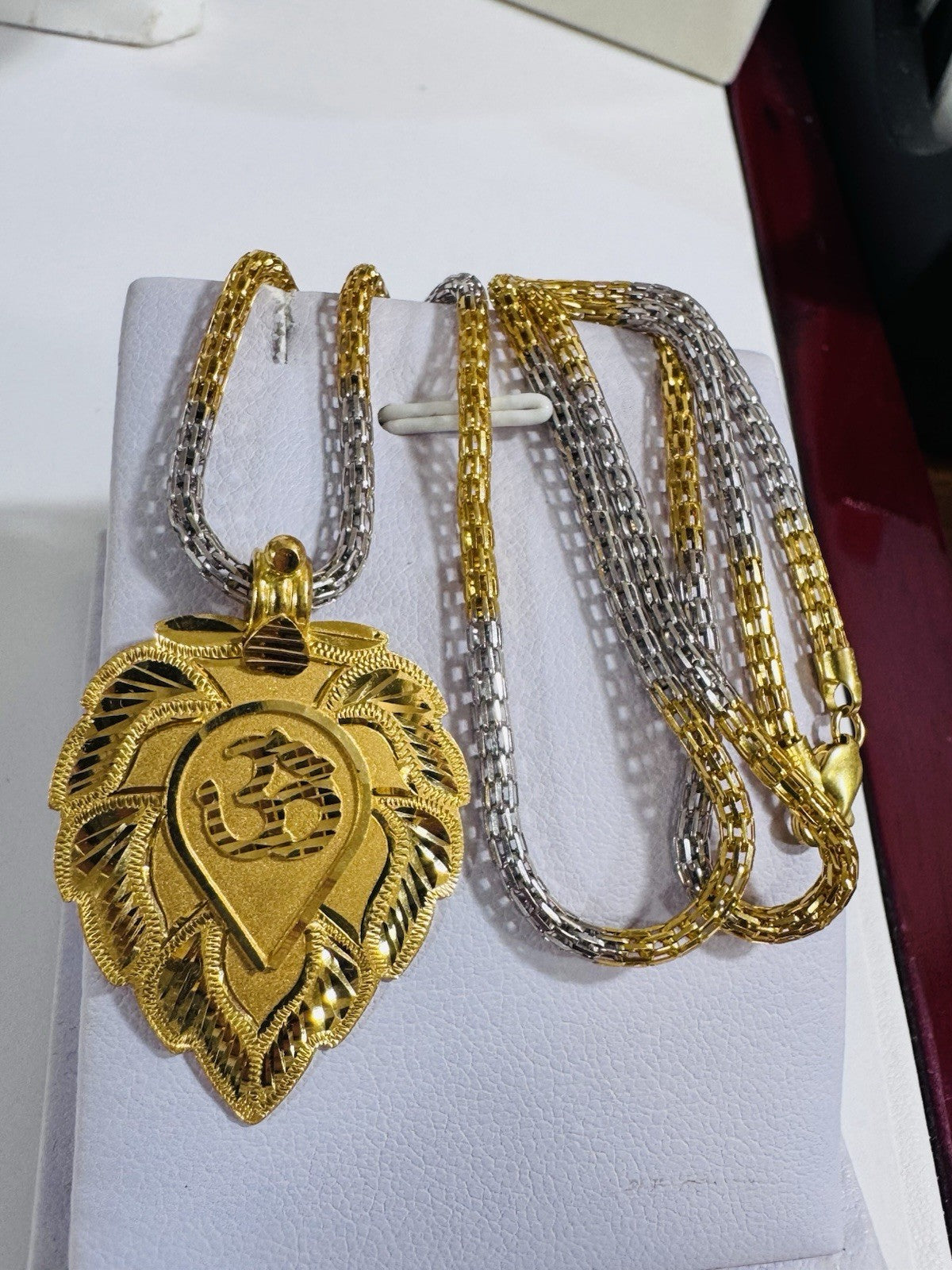 8990735
