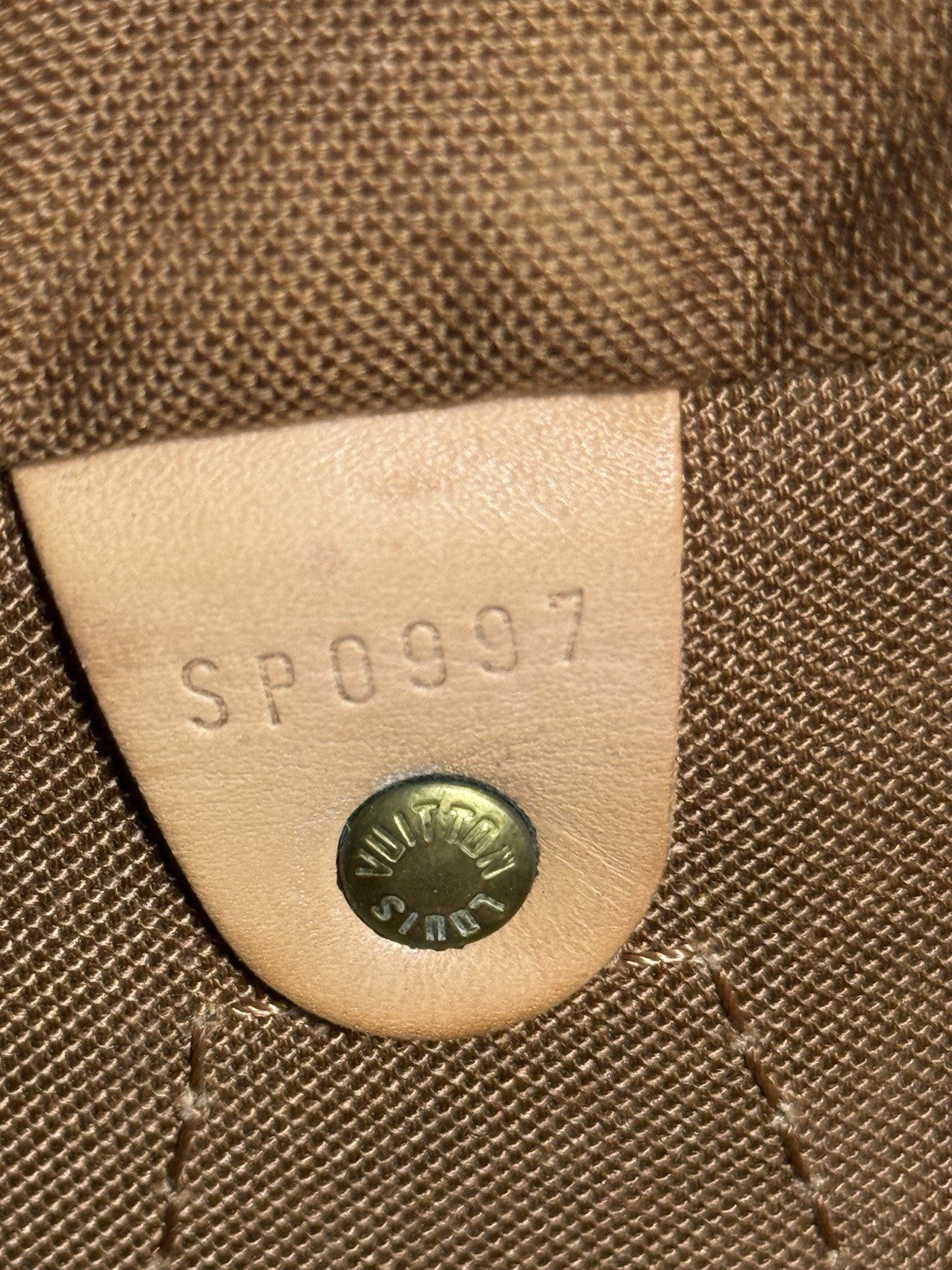 8989611