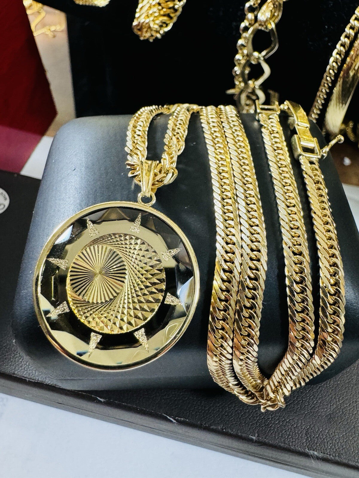 6737155