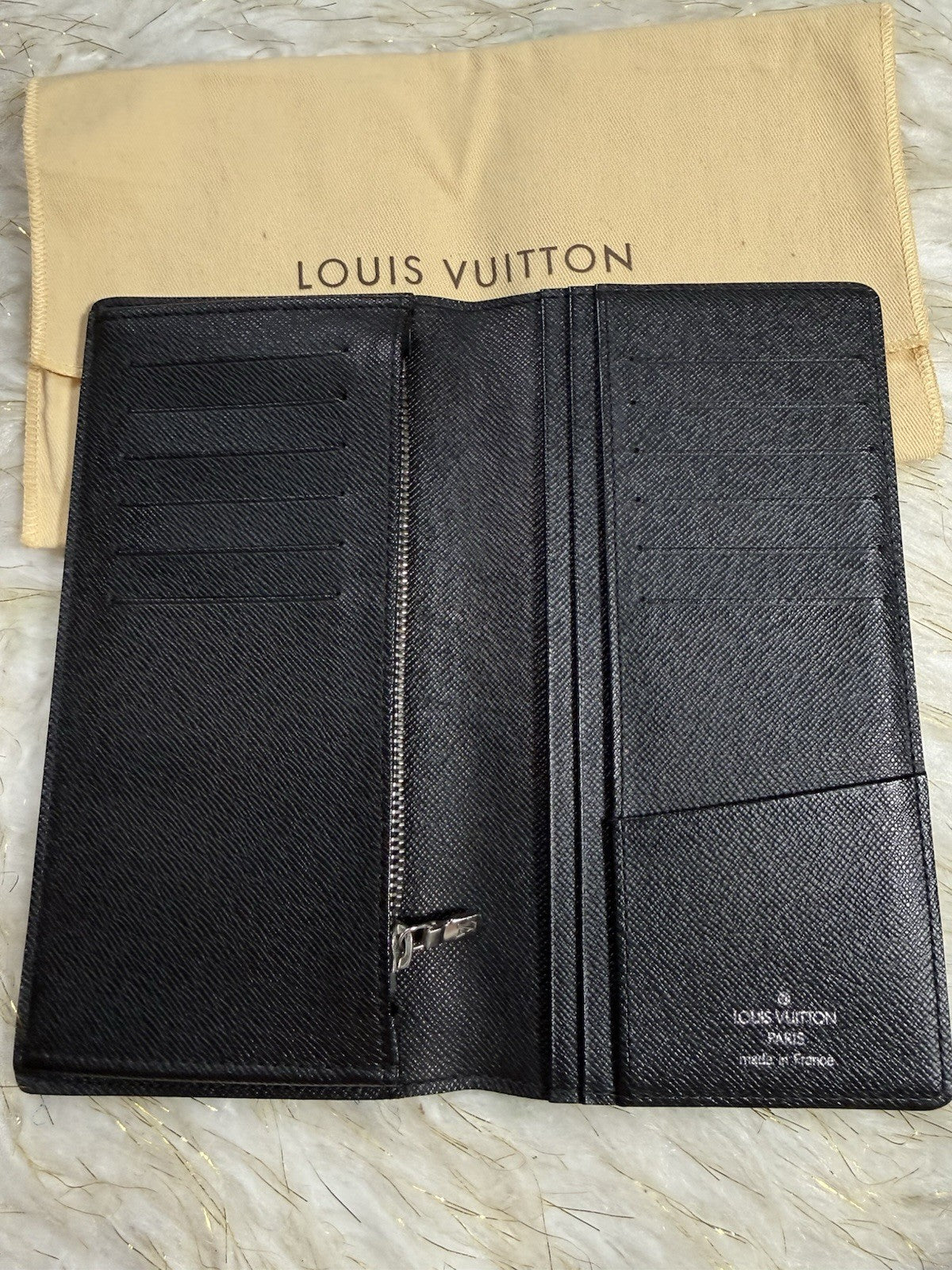 8989932