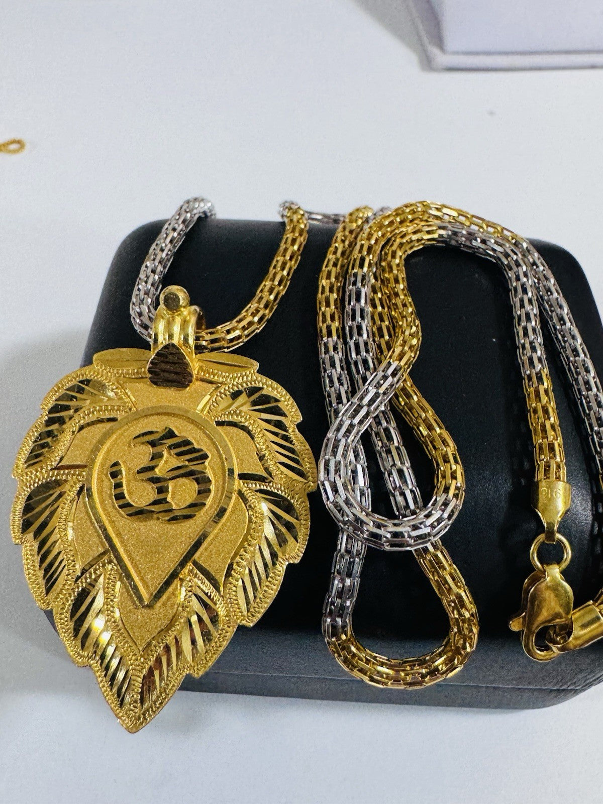 8990735