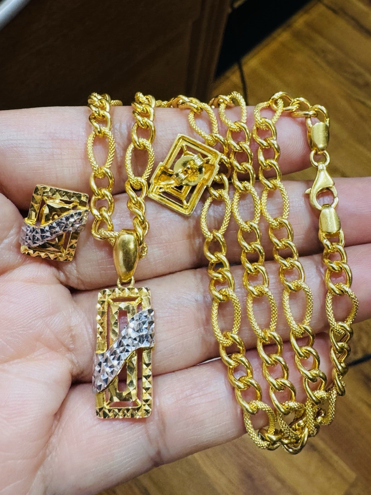 9010016