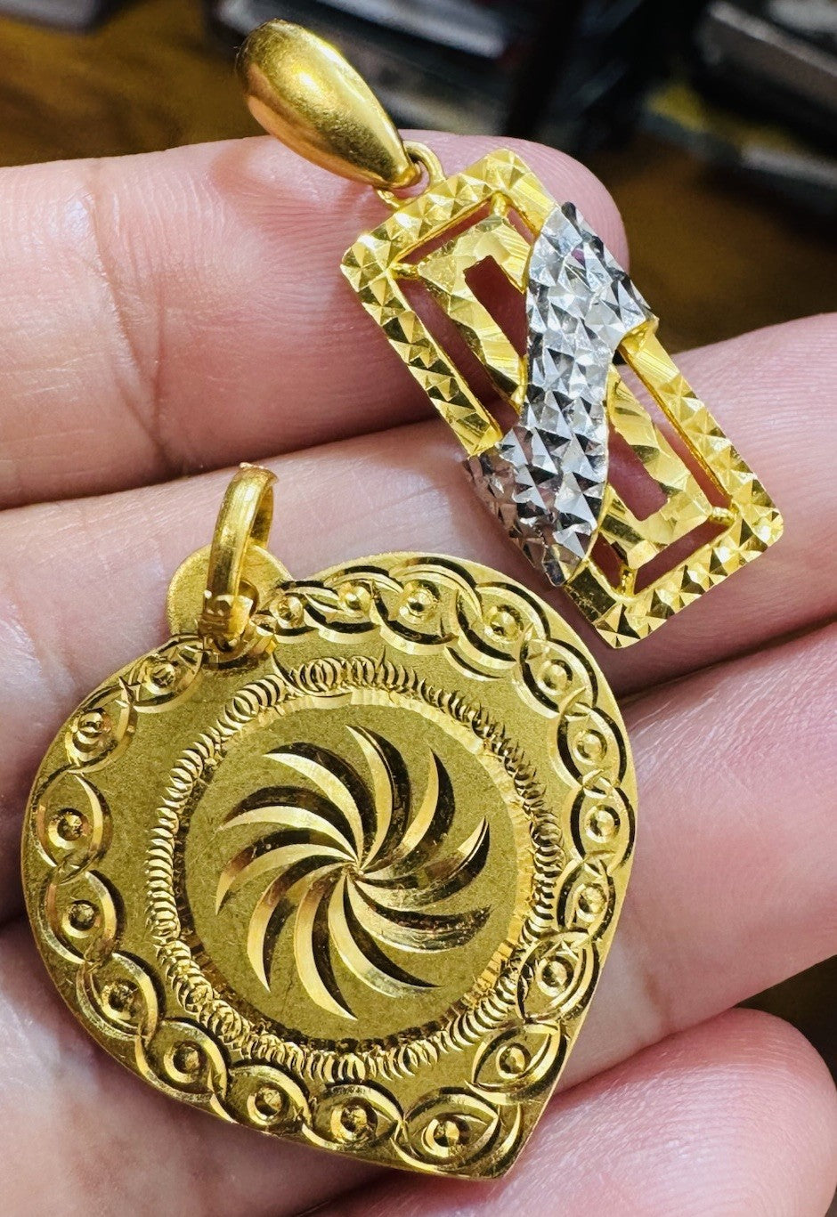 8989456