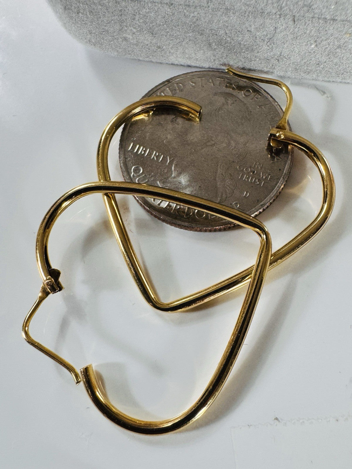 9053852