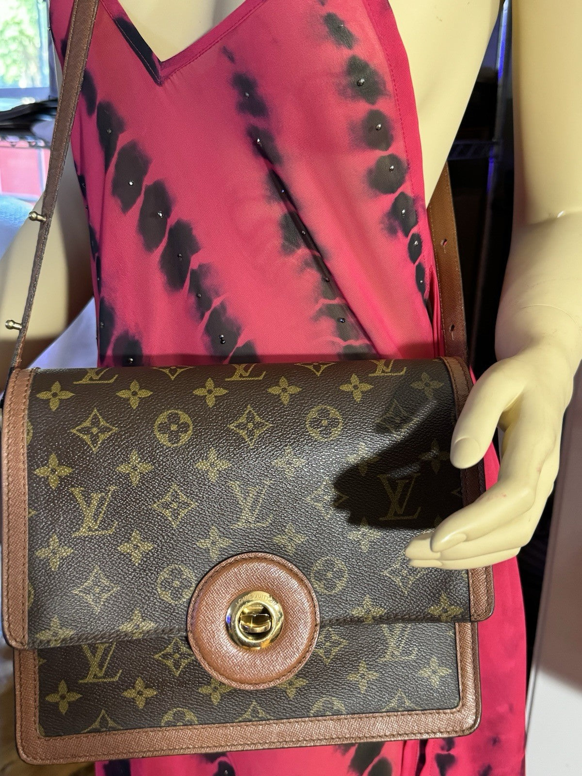 8989547