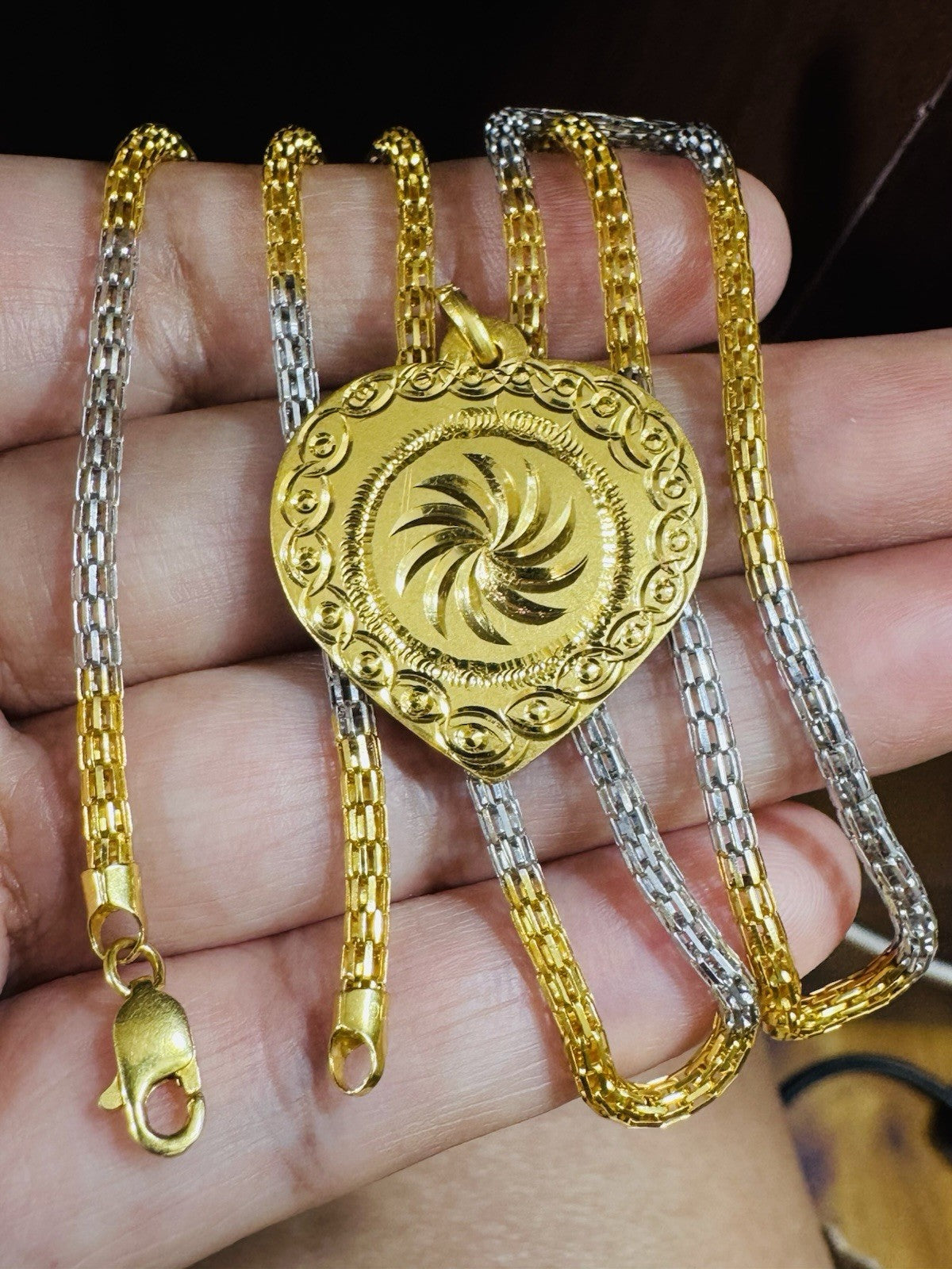 8990608