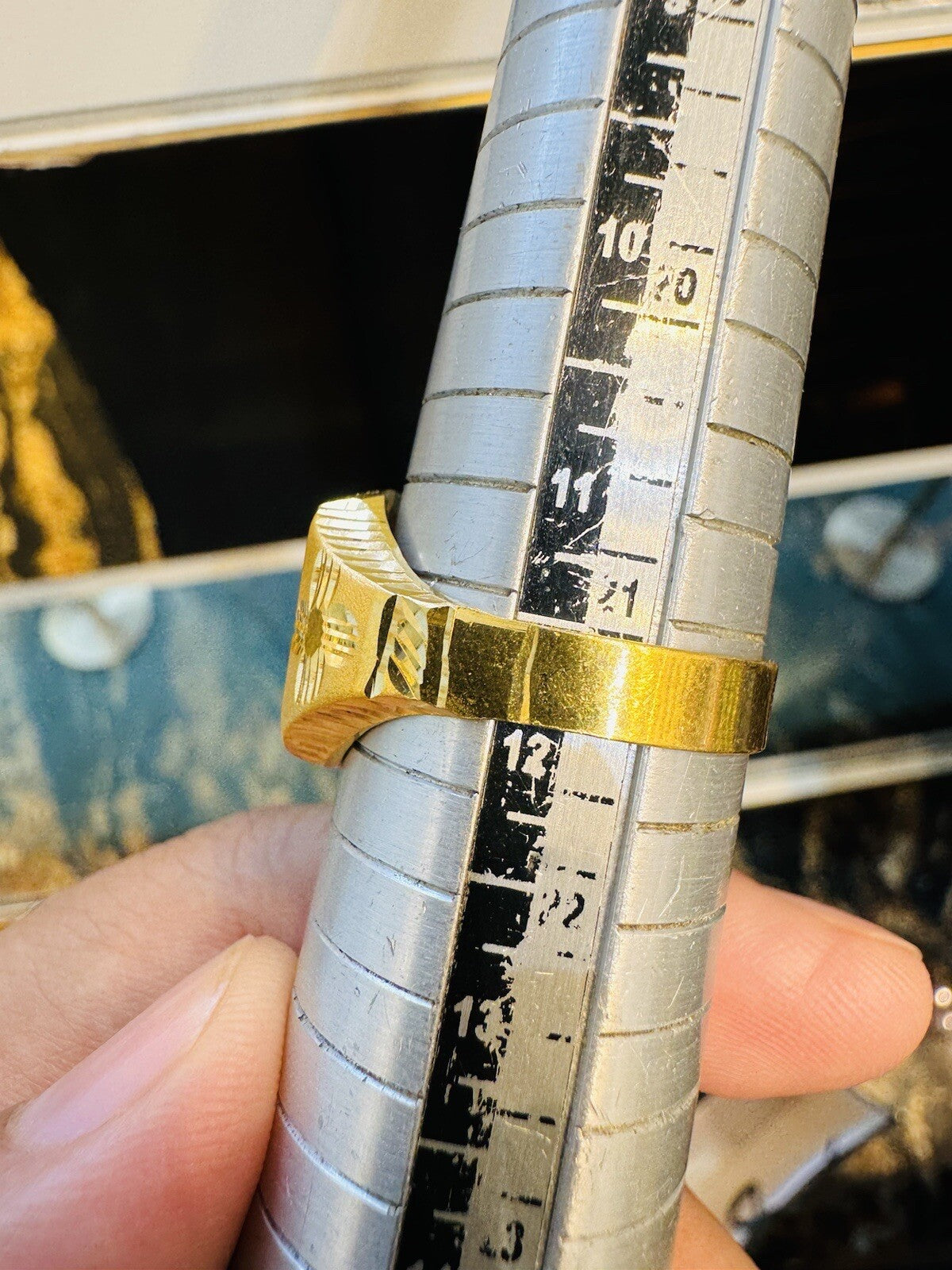 7981563