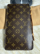 8989692