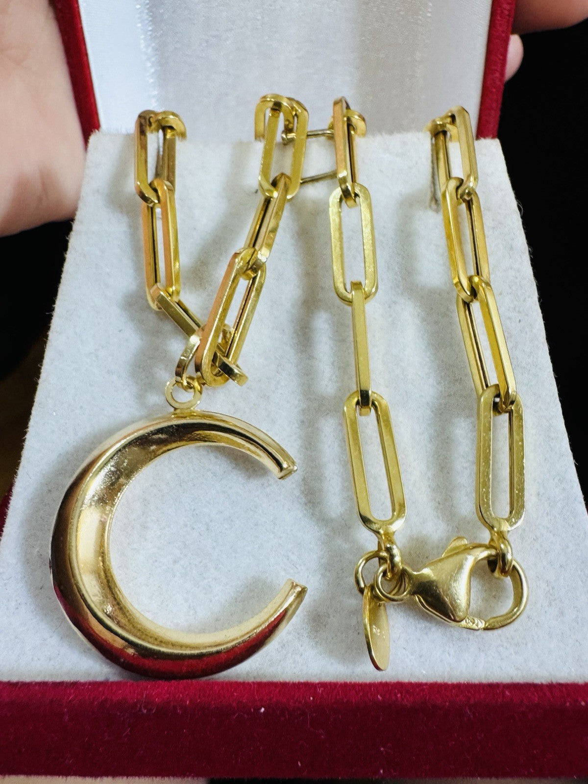 8989605