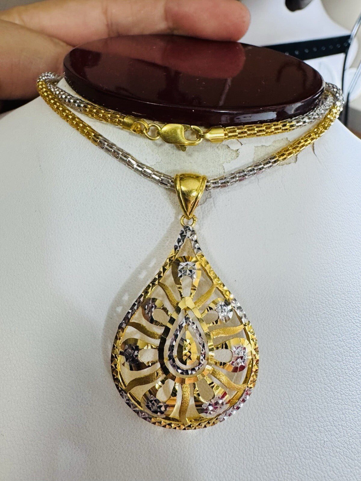 8990495