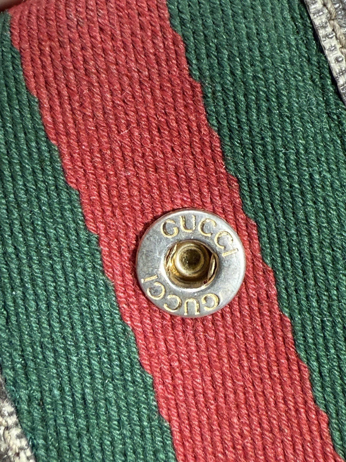 8989568