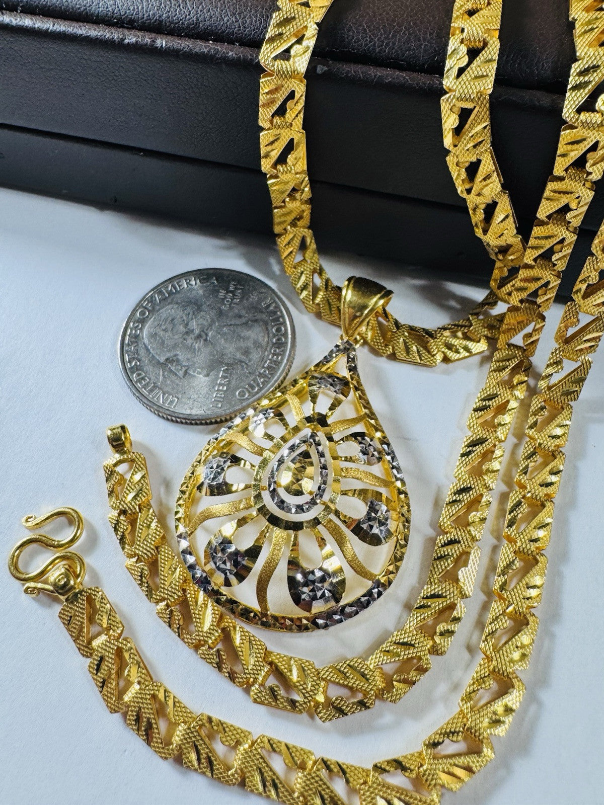 7098761