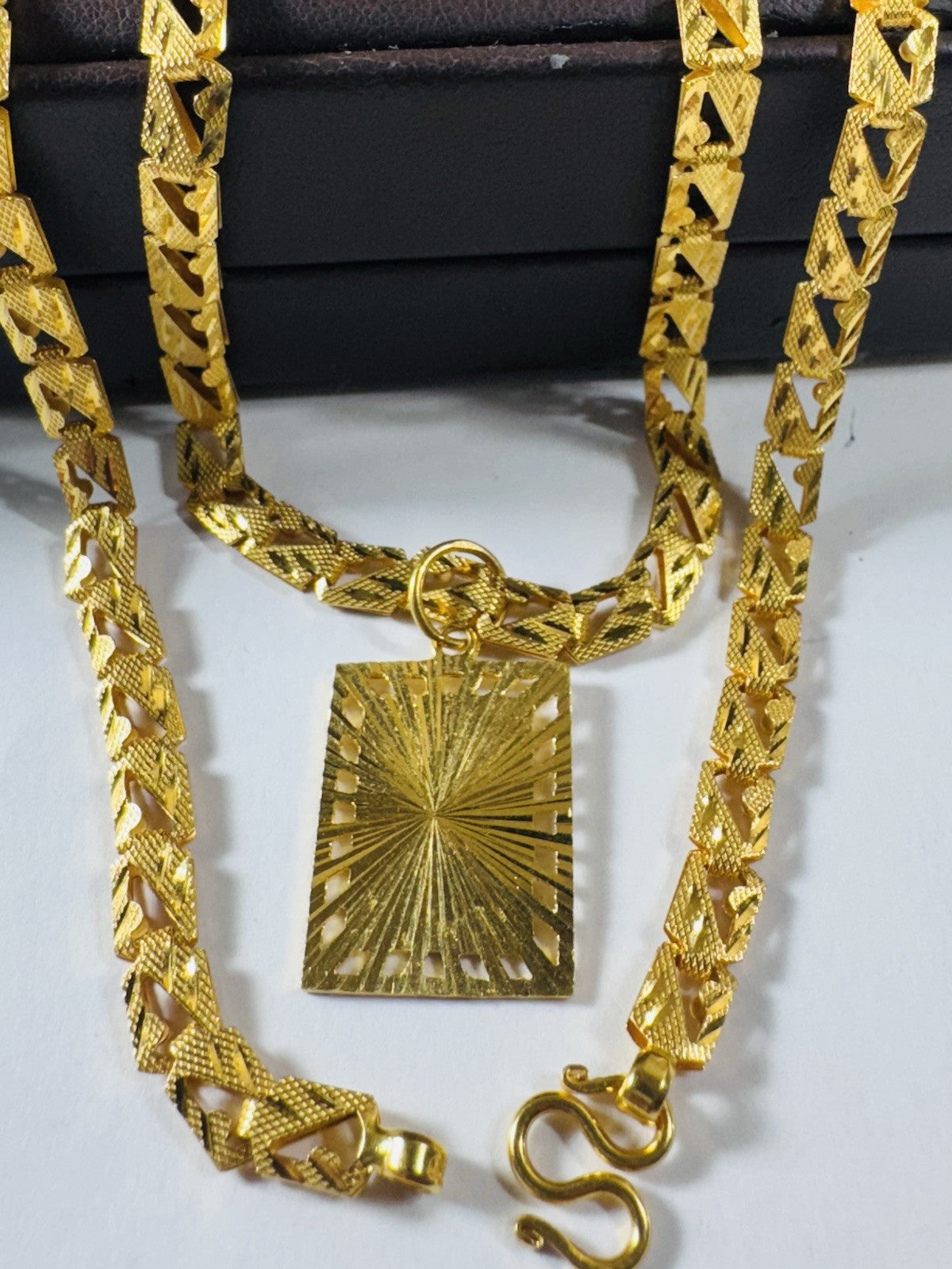 7098798