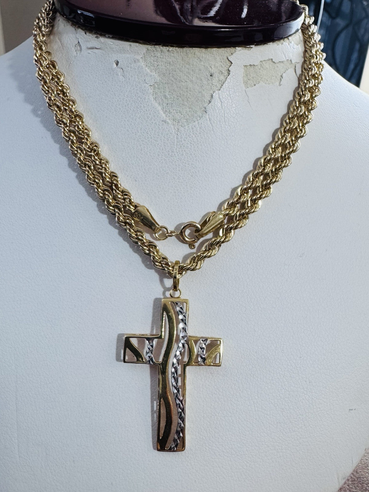 5785616