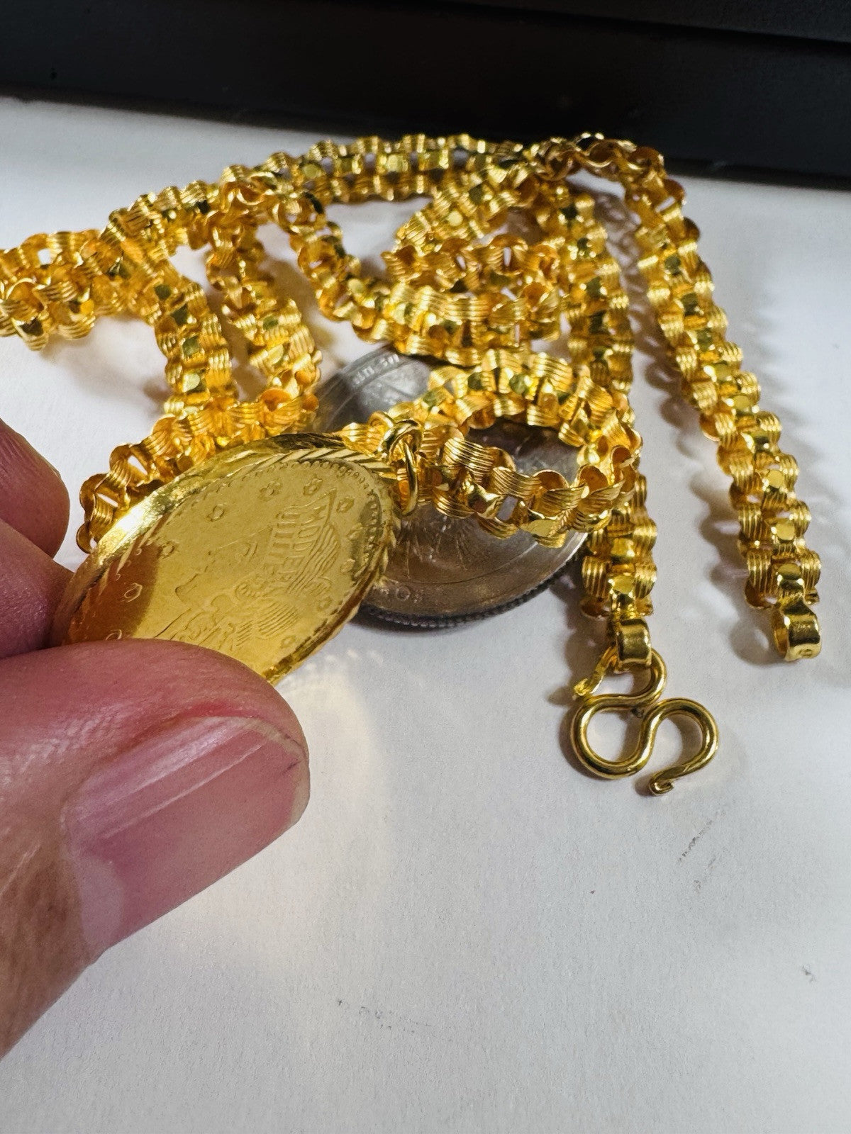 7098784