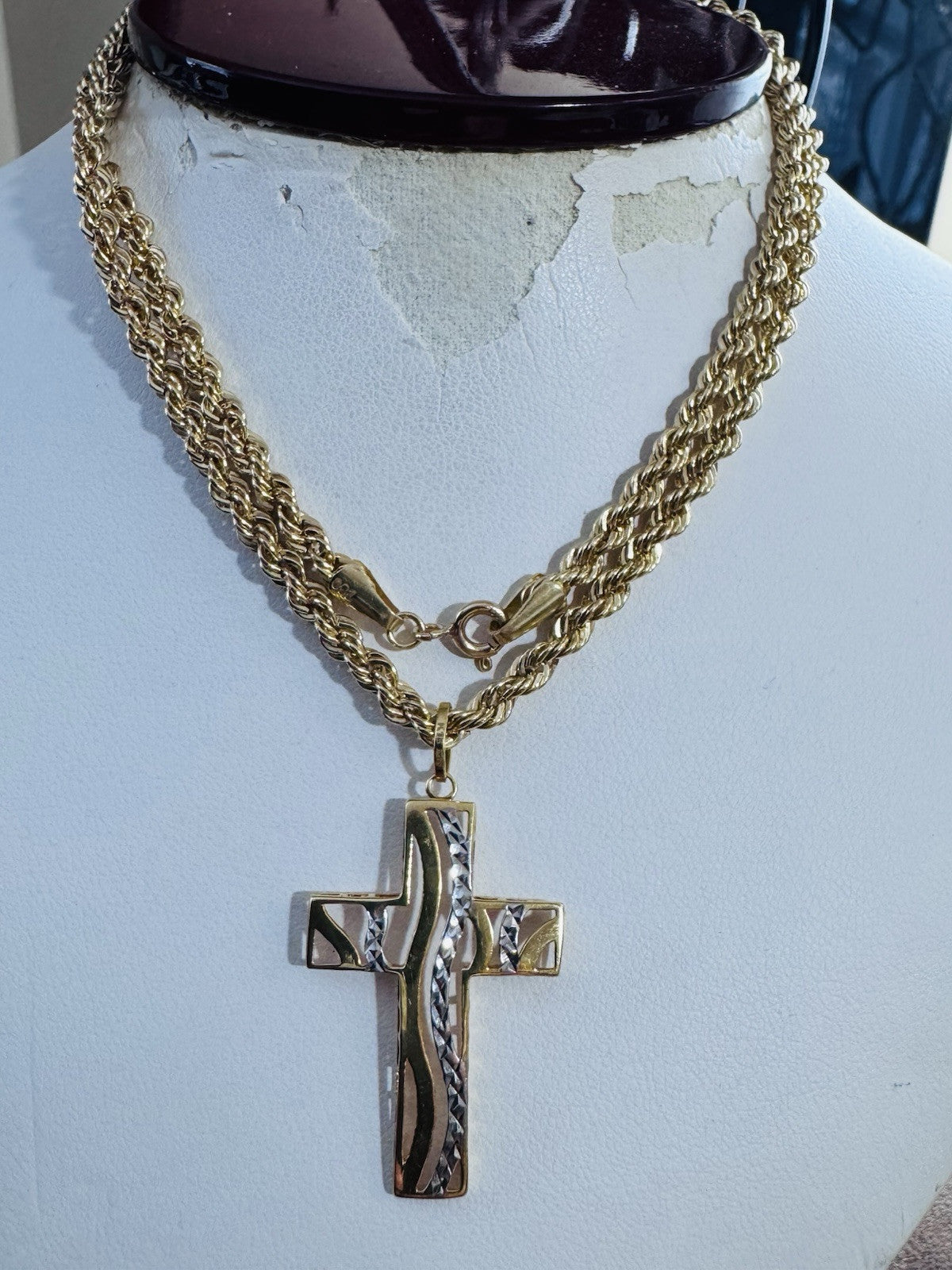 5785616