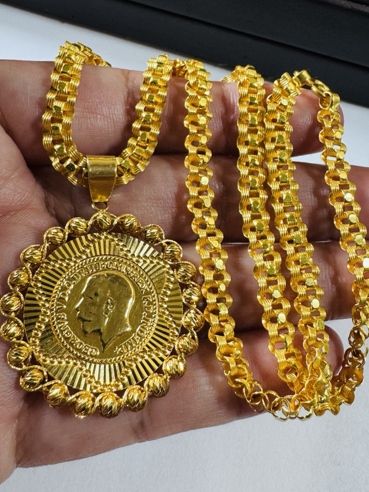 7098763